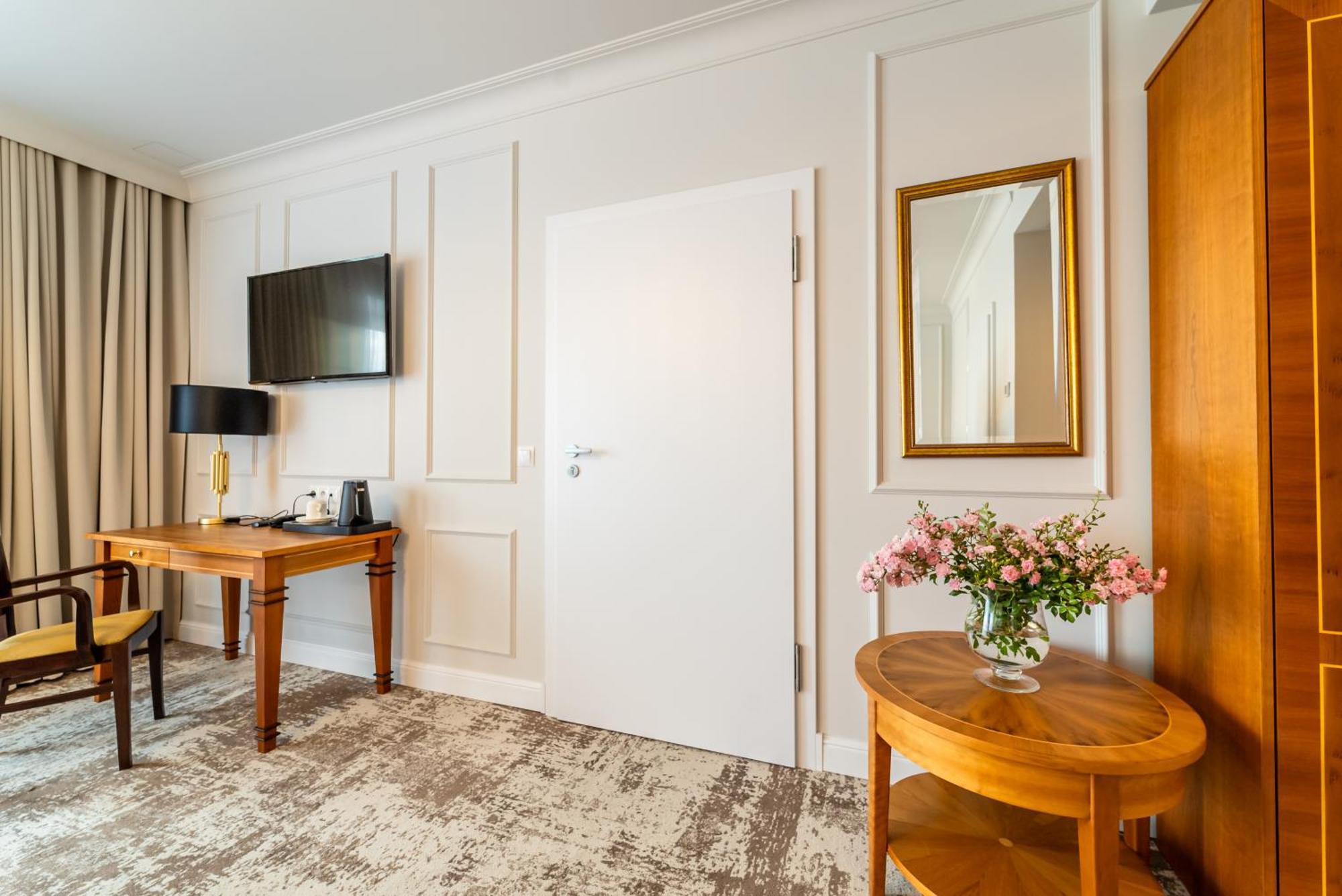 Hotel Piast Ополе Экстерьер фото
